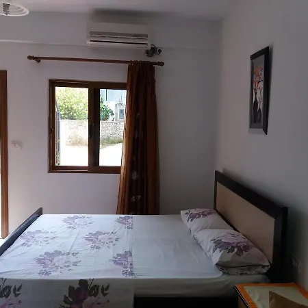 Ksamil Apartments Exterior photo